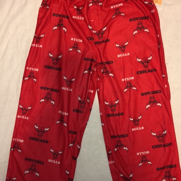 NWT Chicago Bulls 4/5 Christmas fan pack bundle - Picture 2 of 8